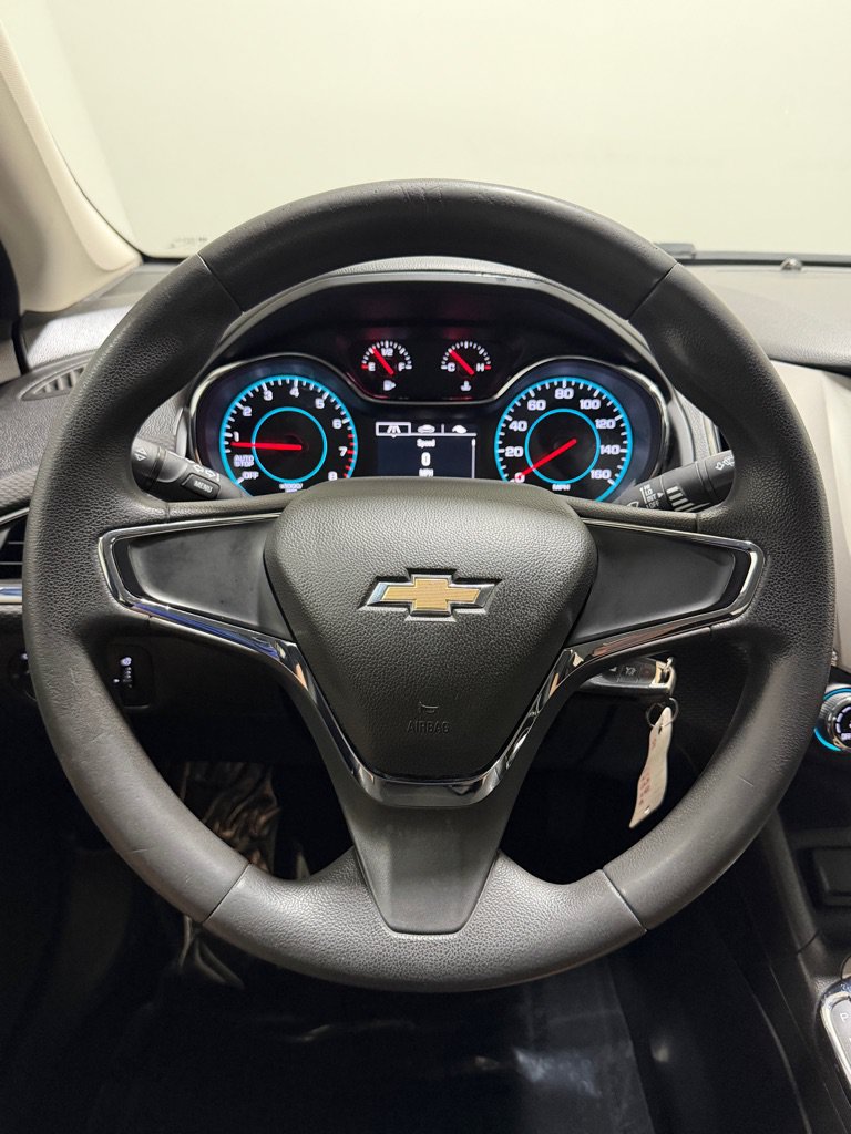 Used 2017 Chevrolet Cruze LS FWD image 15