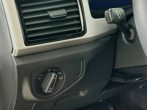 Certified 2022 Volkswagen Atlas Cross Sport SE w/ Panoramic Sunroof Package image 13