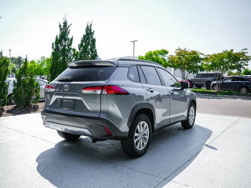 Used 2022 Toyota Corolla Cross LE FWD image 9