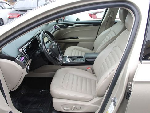 Used 2019 Ford Fusion SEL image 20