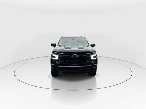 Used 2025 Chevrolet Silverado 1500 LT Trail Boss w/ LPO, Dark Essentials Package AWD/4WD image 3