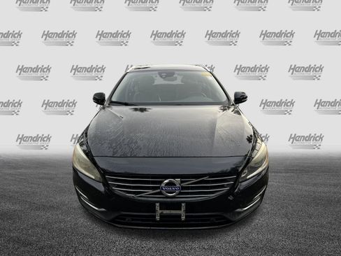 Used 2016 Volvo V60 T5 Premier w/ Convenience Package image 3