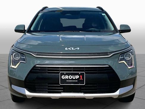 Used 2023 Kia Niro EX image 4