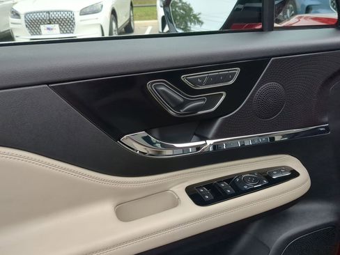 New 2026 Lincoln Corsair Reserve image 12