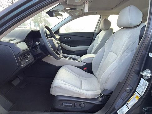 Used 2023 Honda Accord EX image 31