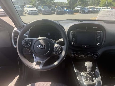 Used 2020 Kia Soul LX FWD image 5