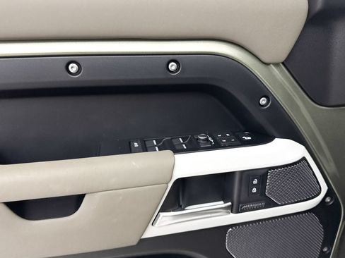 Used 2022 Land Rover Defender 110 SE AWD/4WD image 27