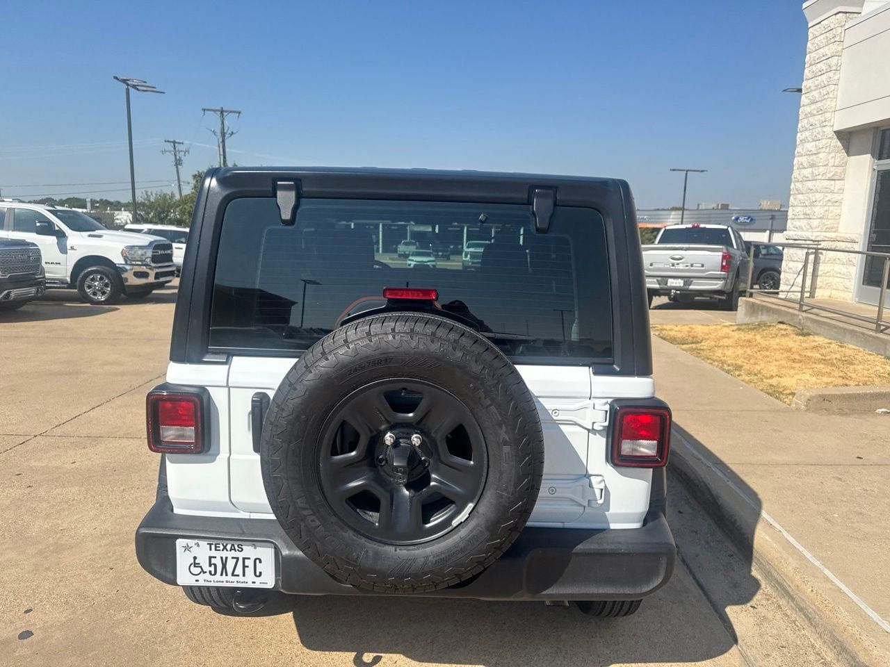 Used 2026 Jeep Wrangler Sport AWD/4WD image 4
