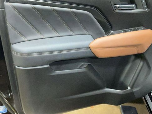 Used 2024 GMC Canyon AT4 w/ Canyon Safety Plus Package image 14