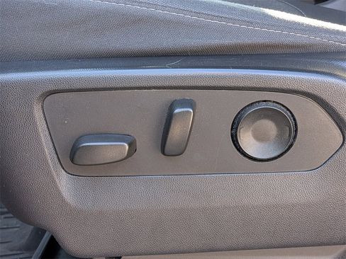 Used 2023 Chevrolet Silverado 1500 Custom image 19