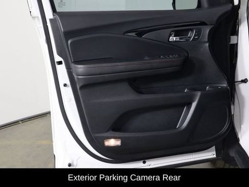 Used 2025 Honda Ridgeline Black Edition image 12