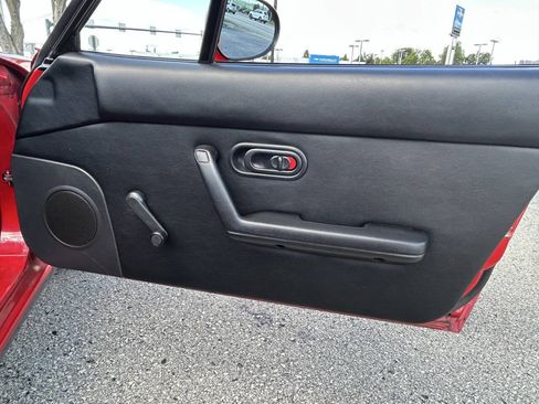 Used 1991 MAZDA MX-5 Miata RWD image 30