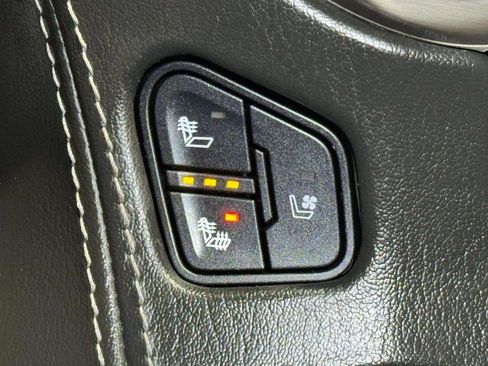 Used 2018 GMC Yukon Denali w/ Open Road Package image 15