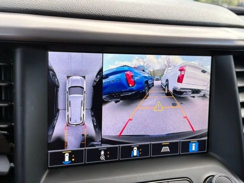 Used 2023 GMC Acadia AT4 w/ Technology Package image 15