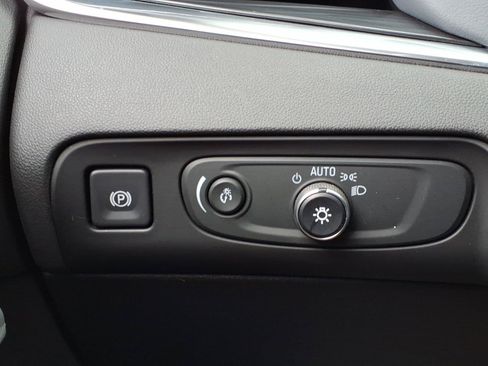 Used 2019 Buick Enclave Premium AWD/4WD image 25