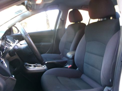 Used 2014 Chevrolet Cruze LT w/ Enhanced Safety Package image 13