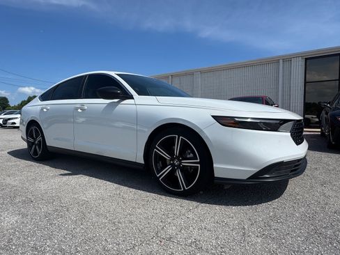 Used 2024 Honda Accord Sport image 3