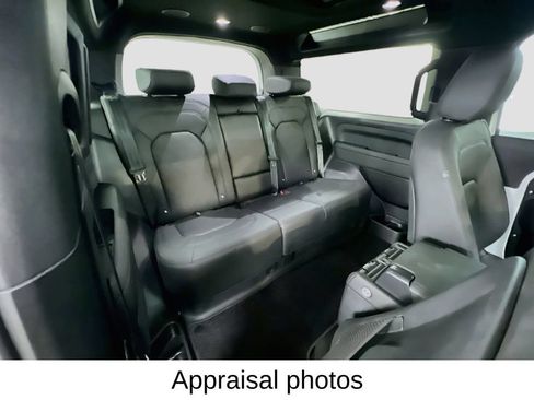 Used 2025 Land Rover Defender 90 X-Dynamic SE AWD/4WD image 29