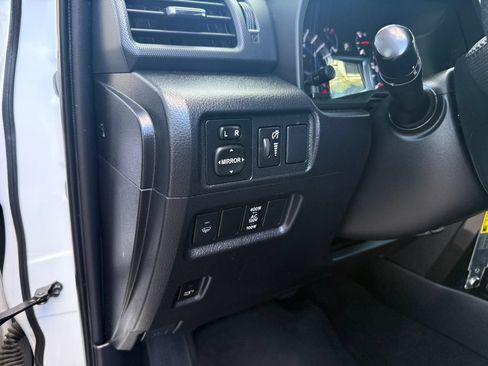 Used 2019 Toyota 4Runner TRD Off-Road AWD/4WD image 24