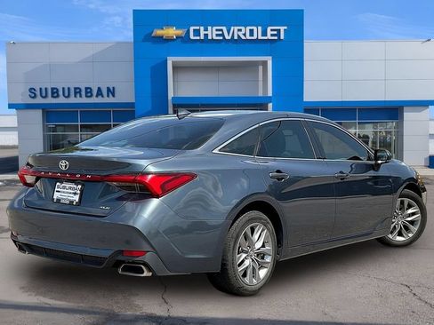 Used 2019 Toyota Avalon XLE FWD image 4