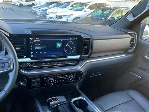 Used 2024 Chevrolet Silverado 1500 High Country w/ Midnight Edition image 9