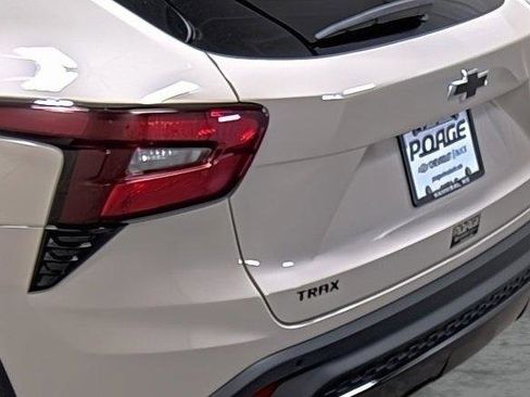 New 2026 Chevrolet Trax RS w/ Sunroof Package FWD image 10