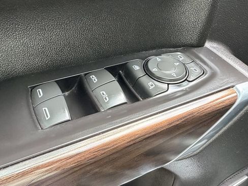 Used 2019 GMC Sierra 1500 SLT w/ SLT Premium Plus Package AWD/4WD image 32