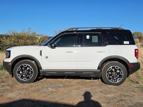 New 2025 Ford Bronco Sport Outer Banks image 9