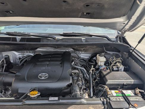 Used 2017 Toyota Tundra SR5 w/ SR5 Upgrade Package RWD image 25