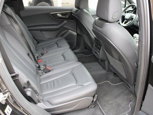 Used 2025 Audi Q7 3.0T Premium Plus image 19