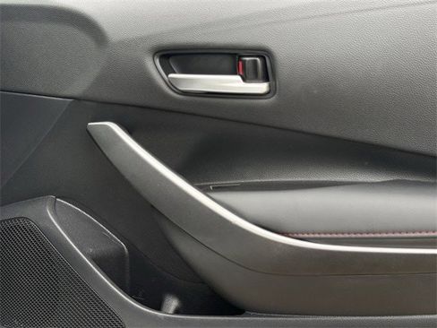 Used 2025 Toyota Corolla SE image 28