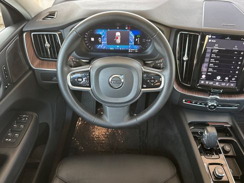 Certified 2023 Volvo XC60 T8 Plus AWD/4WD image 16