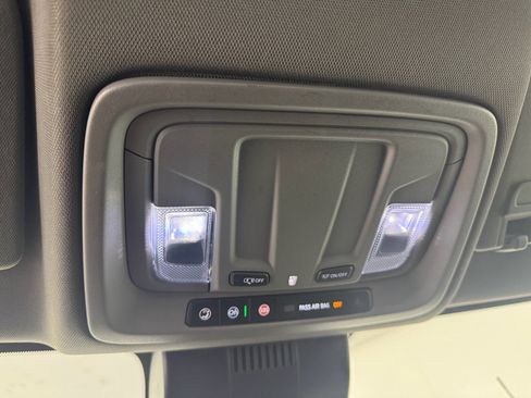 Used 2024 Chevrolet Silverado 2500 LT w/ Convenience Package image 27