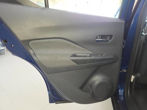 Used 2019 Nissan Kicks SV FWD image 19