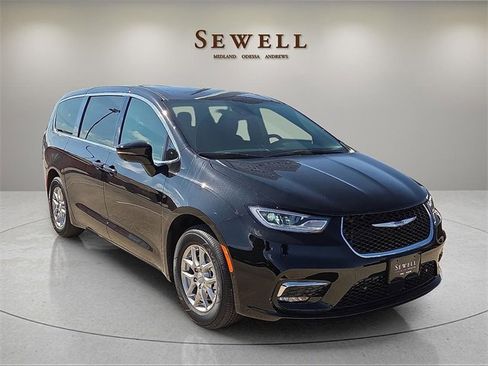New 2026 Chrysler Pacifica Select image 6