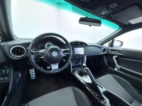 Used 2017 Toyota 86 image 12