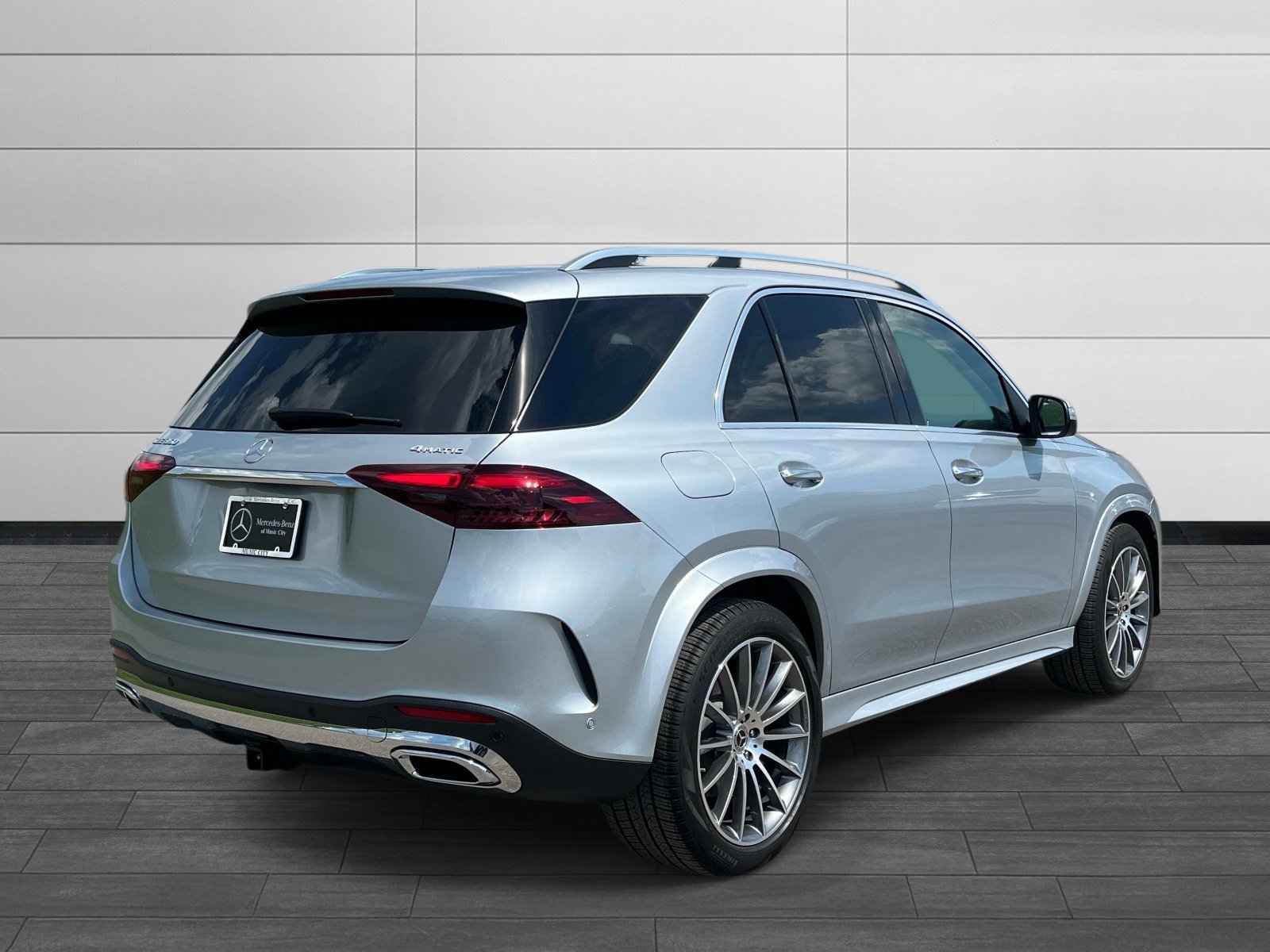 Used 2026 Mercedes-Benz GLE 350 4MATIC image 3