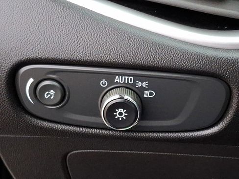 Used 2024 Chevrolet Malibu LT image 25