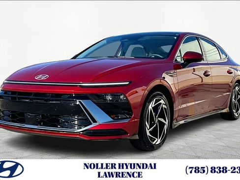 Certified 2025 Hyundai Sonata SEL image 1