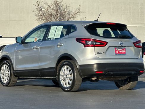 Used 2021 Nissan Rogue Sport S image 7