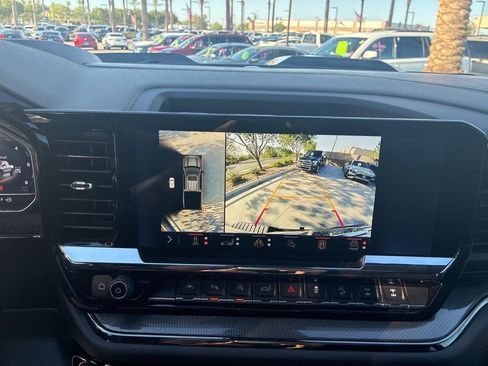 Used 2025 Chevrolet Silverado 1500 ZR2 w/ Technology Package image 17