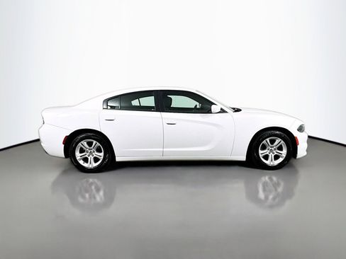 Used 2019 Dodge Charger SXT image 6