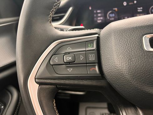 Used 2024 Jeep Grand Cherokee Altitude RWD image 20