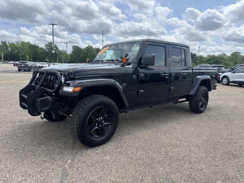 Used 2023 Jeep Gladiator Sport image 1