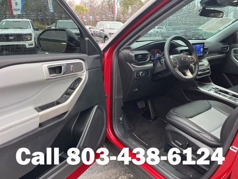 Used 2024 Ford Explorer XLT w/ Equipment Group 202A image 5