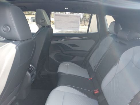 New 2026 Volkswagen Tiguan SE R-Line AWD/4WD image 34