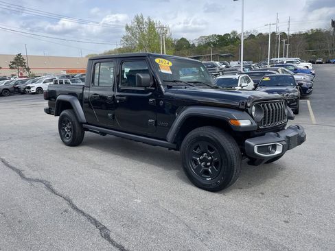 Used 2024 Jeep Gladiator Sport AWD/4WD image 6