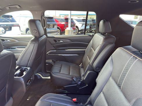Used 2026 Chevrolet Traverse High Country w/ LPO, Floor Liner Package AWD/4WD image 33
