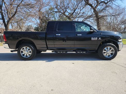 Used 2018 RAM 2500 SLT w/ Luxury Group image 11