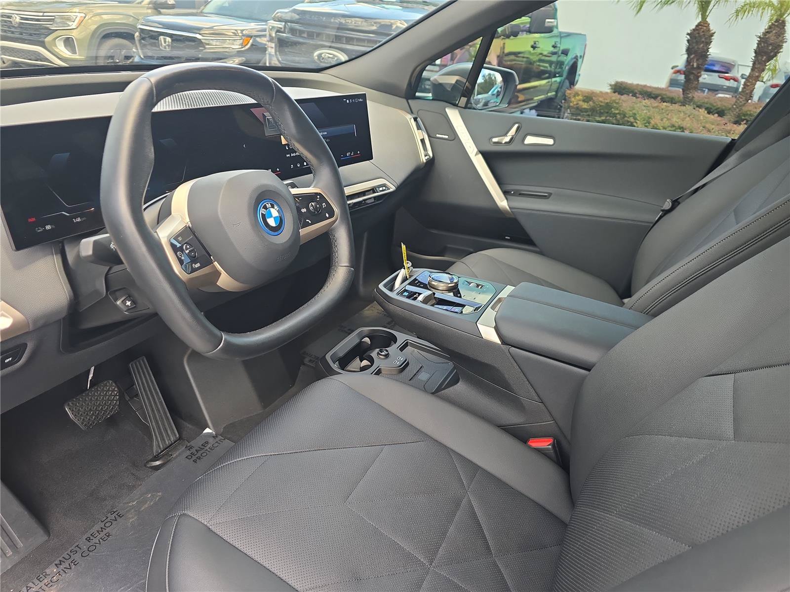 Used 2024 BMW iX xDrive50 w/ Premium Package AWD/4WD image 16